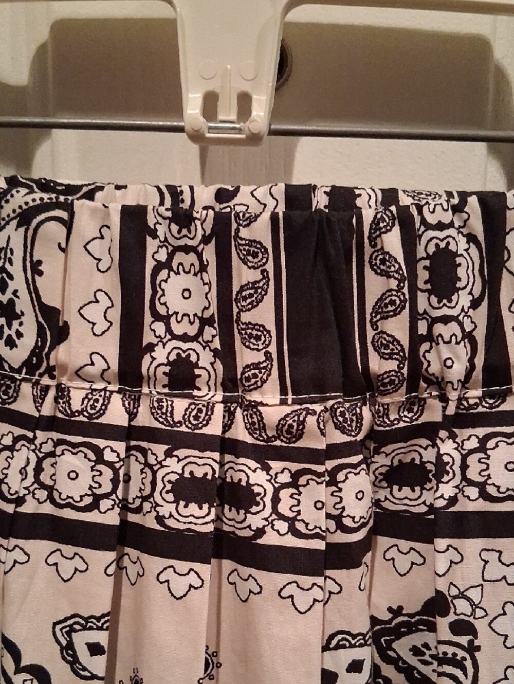 Halogen Black & White Paisley Bandana Midi Skirt - Picture 8 of 10